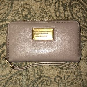 Marc Jacobs wristlet